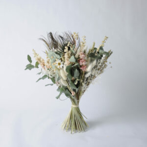 Charmant bouquet de fleurs séchées, tons pastels