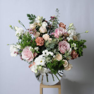 Opulent bouquet de fleurs fraîches, tons pastels